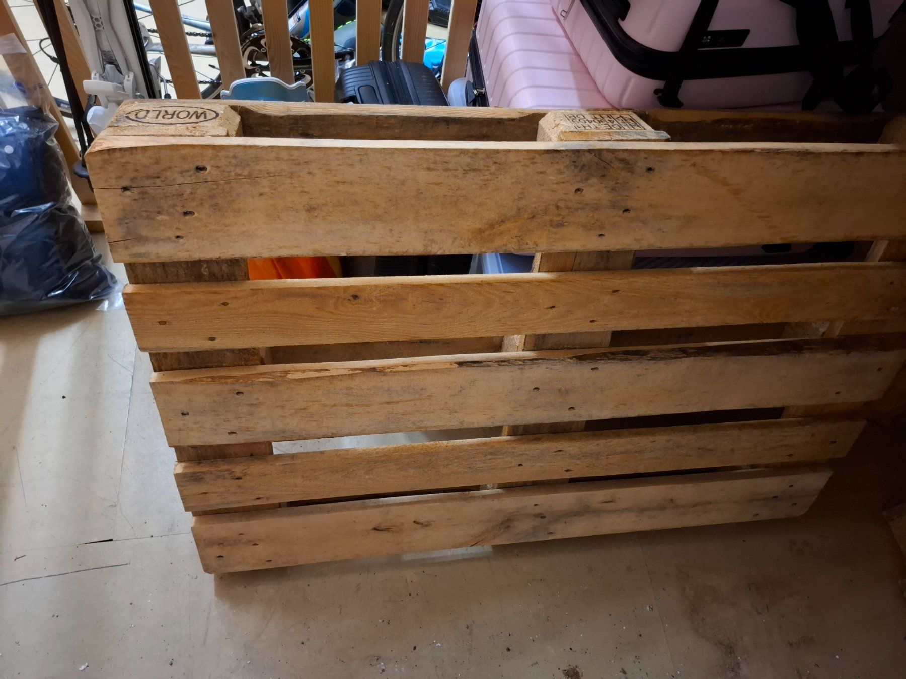 Pallets: Holzpaletten (4 Stück) – Usato da Luzern venduto da sun_2n5b 1