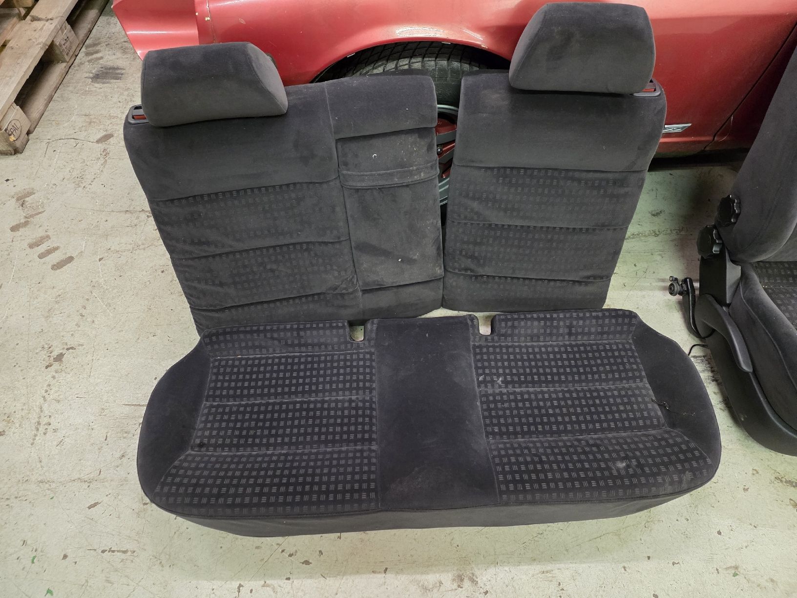 VW Tutti pezzi di ricambio auto: Stoffsitz-Ausstattung Passat 3bg Limousine – Usato da Sirnach venduto da Tewer 3