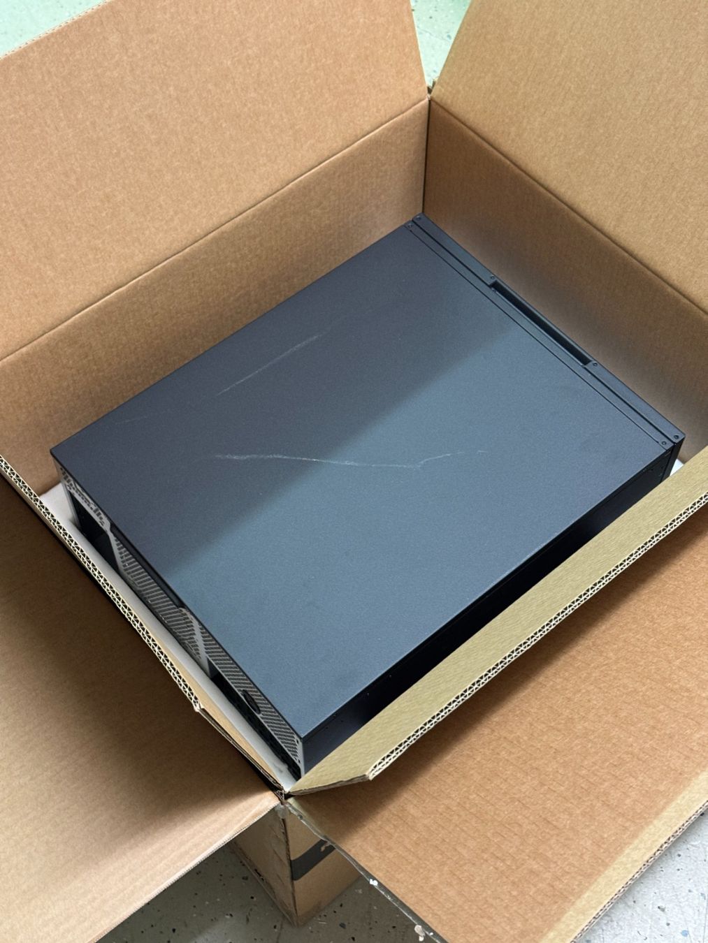 Custodie: SILVERSTONE Gehäuse RM52 ATX E-ATX mATX Mini-ITX – Nuovo (secondo la descrizione) da Basel venduto da Archi40 4