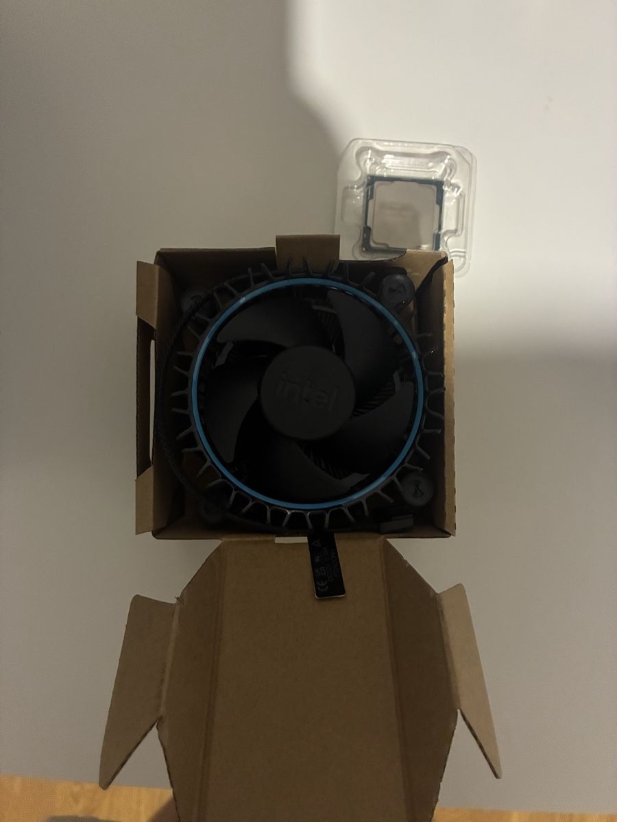 Intel Componenti elettronici: Intel Core i5-8500 – Usato da Spreitenbach venduto da vg713 2