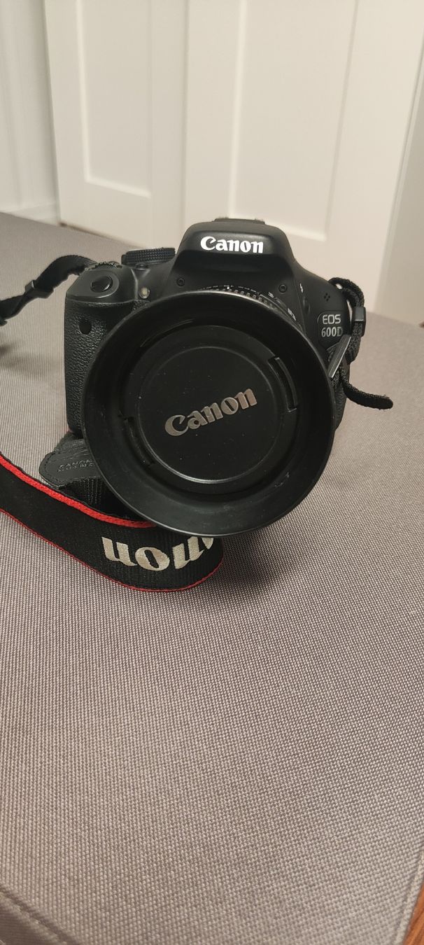 Canon Fotocamera: Digitalkamera Canon EOS 600D Set mit Objektiv – Usato da Muhen venduto da Hummingbird80