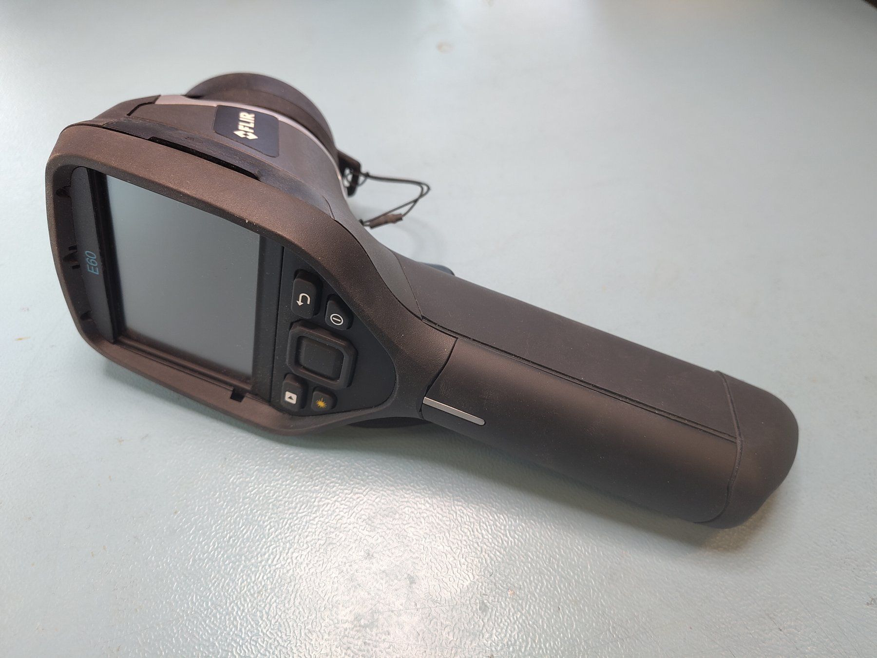 Flir Fotocamera: Flir Wärmebildkamera E60 – Usato da Zollikofen venduto da TobiBatt