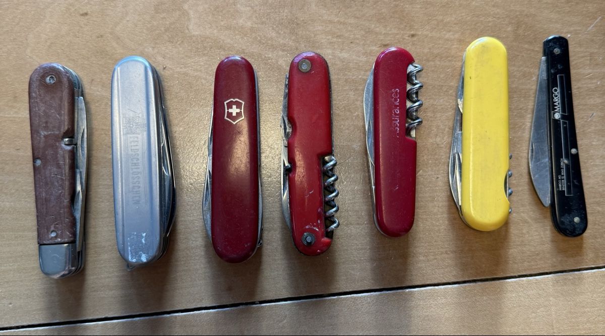 Couteaux de poche: 7 couteaux suisses – D'occasion à Les Bayards par aout