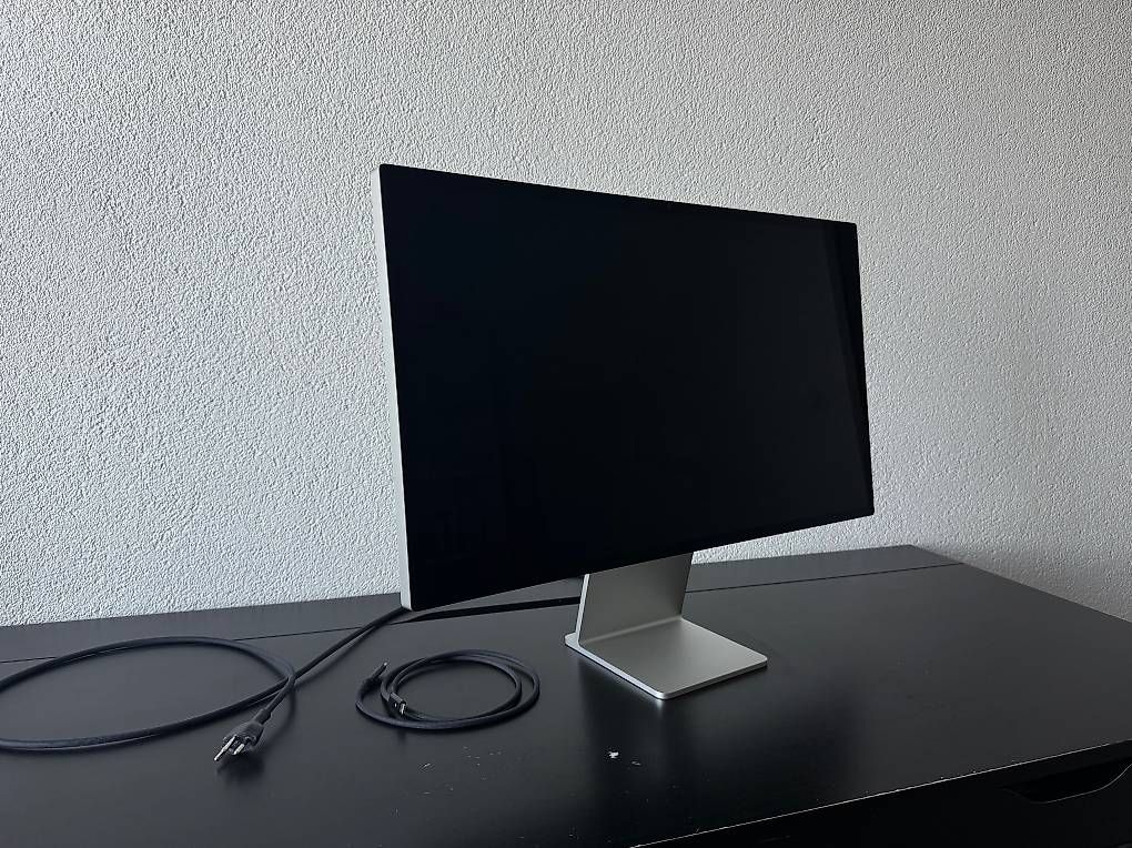 Monitore: Apple Studio Display Standard 27" wie neu. – Neu und originalverpackt aus Walzenhausen von elhuuu21