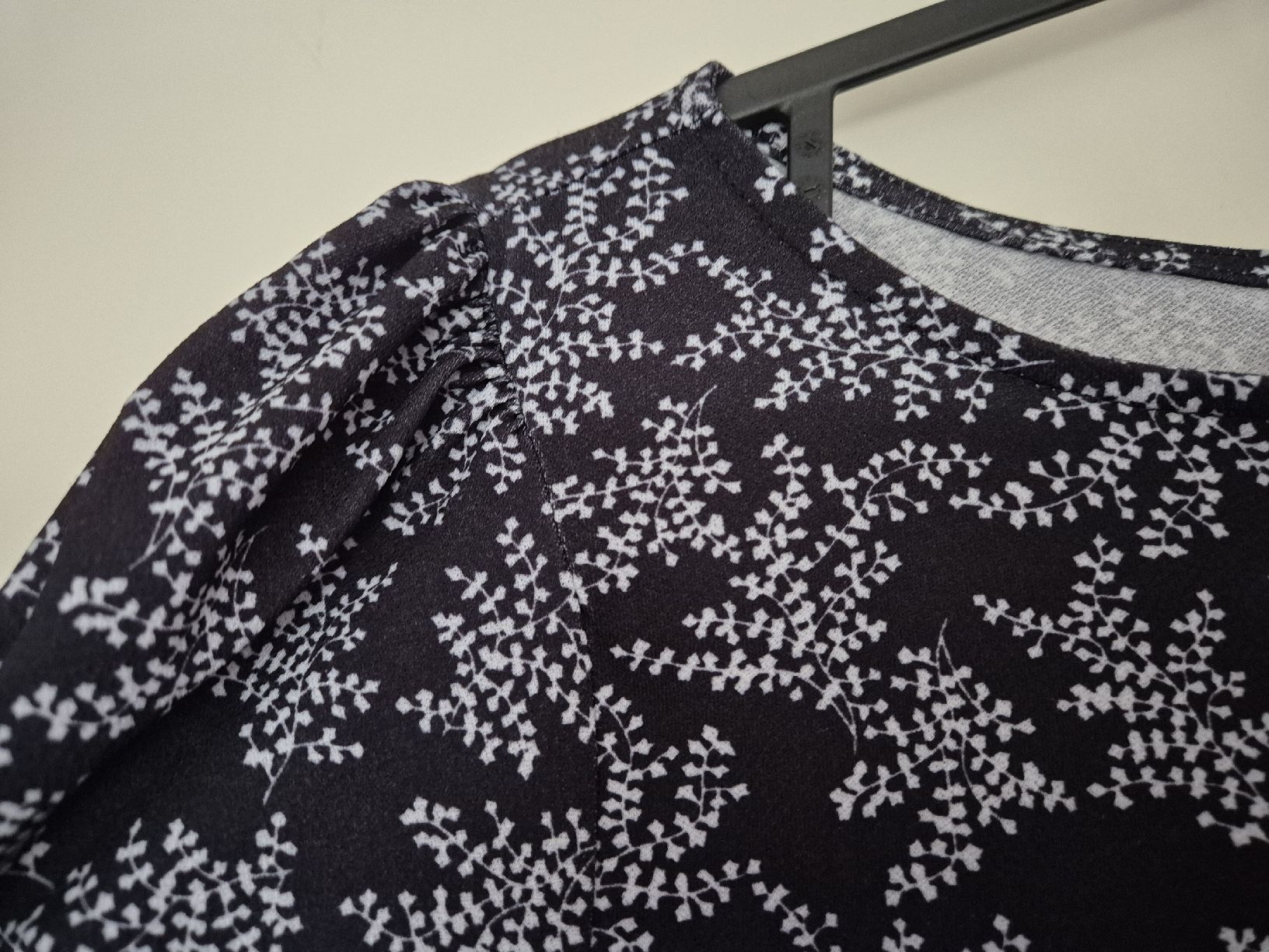 T-shirt: Chicoree Shirt – Nuovo (secondo la descrizione) da Aesch BL venduto da sar_j59l 3