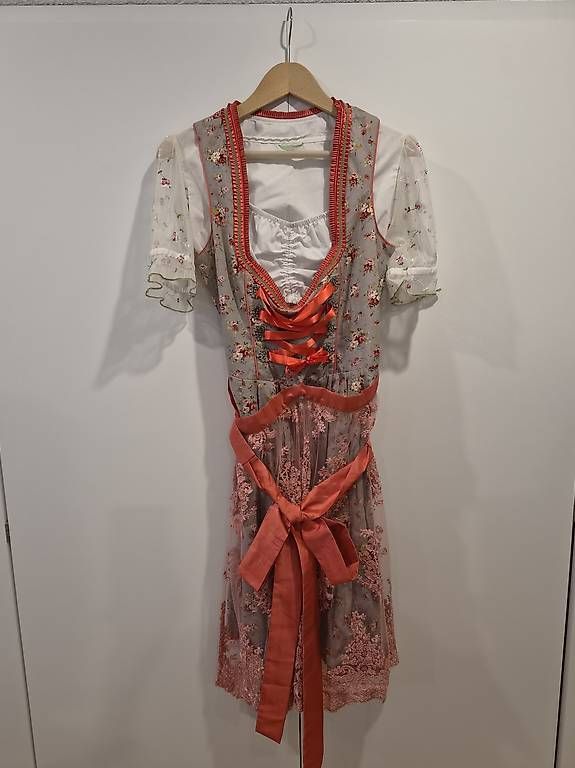 Kleider: Dirndl Gr.42/44 – Gebraucht aus Gretzenbach von cwyser 3