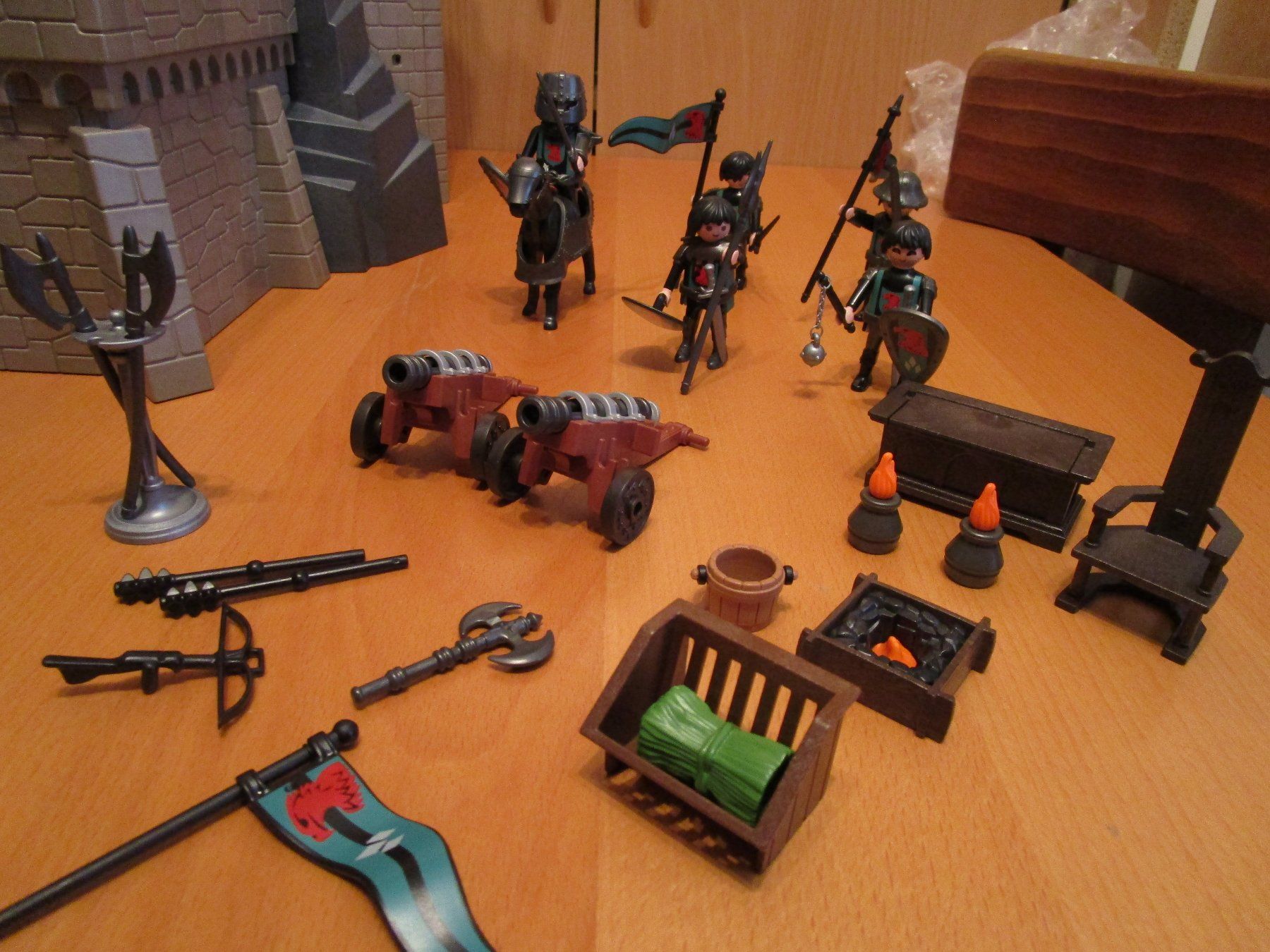 Playmobil Spielzeuge: Playmobil - Raubritterburg – Gebraucht aus Wetzikon ZH von Storchadebar 7