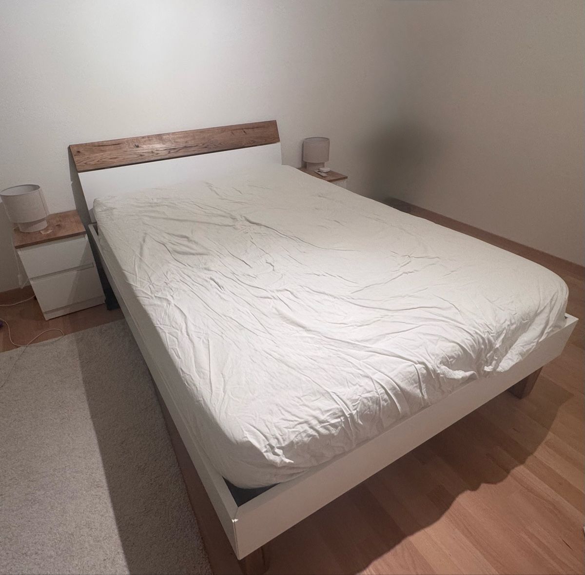 Letti: Bett weiss mit Eiche massiv – Usato da St. Gallen venduto da syna_99