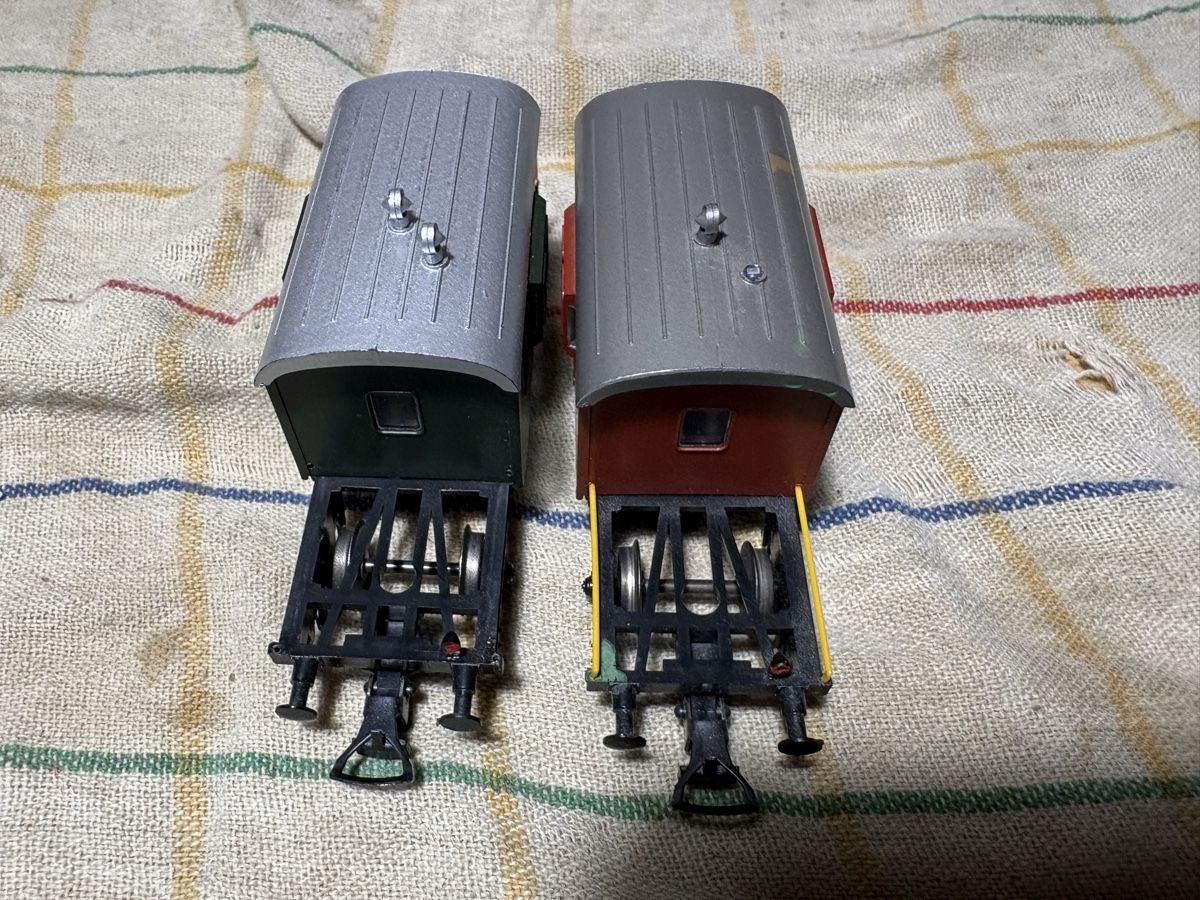 Roco Modellini di ferrovie: Roco Begleitwagen  2 Stück H0  – Usato da Balsthal venduto da hammer008 4
