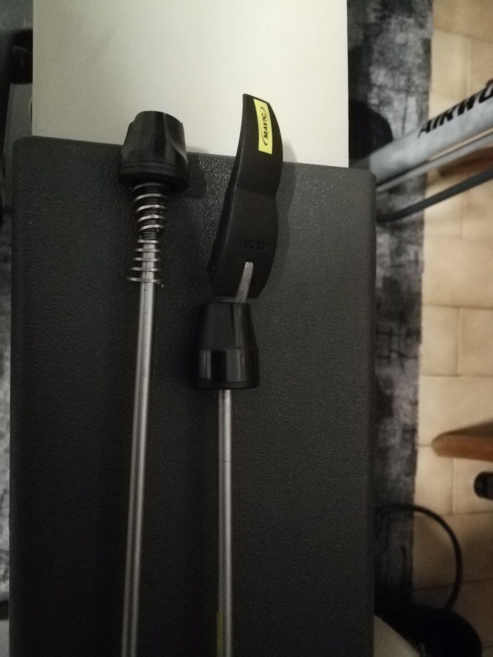 Mavic Pezzi di ricambio: Schnellspanner mavic cross max – Usato da Bosco Luganese venduto da pagnamen 1