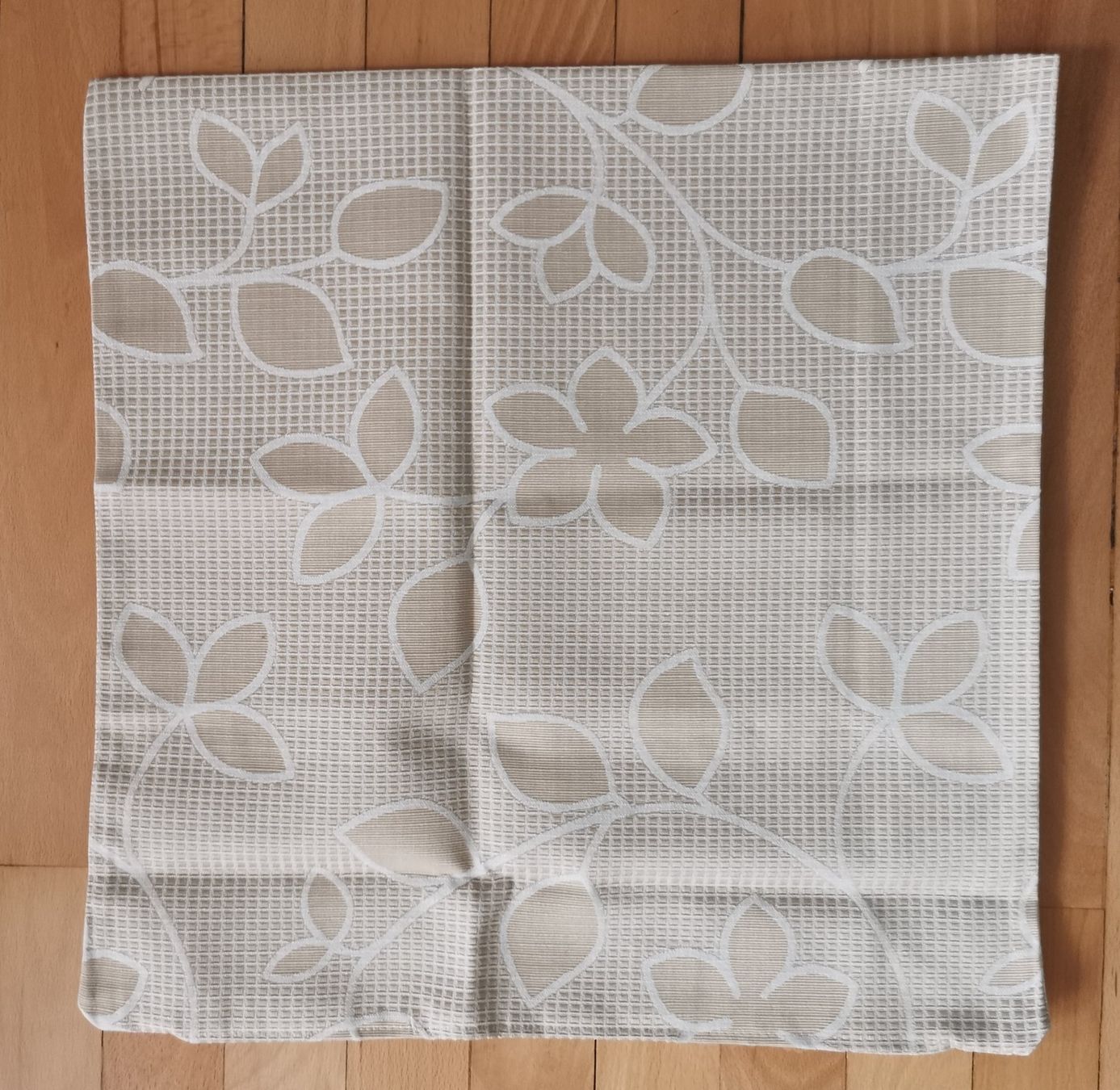 Linge de lit: 4 neue Sofakissenbezüge – Neuf avec emballage d'origine à Birsfelden par dsc_f8gx 5