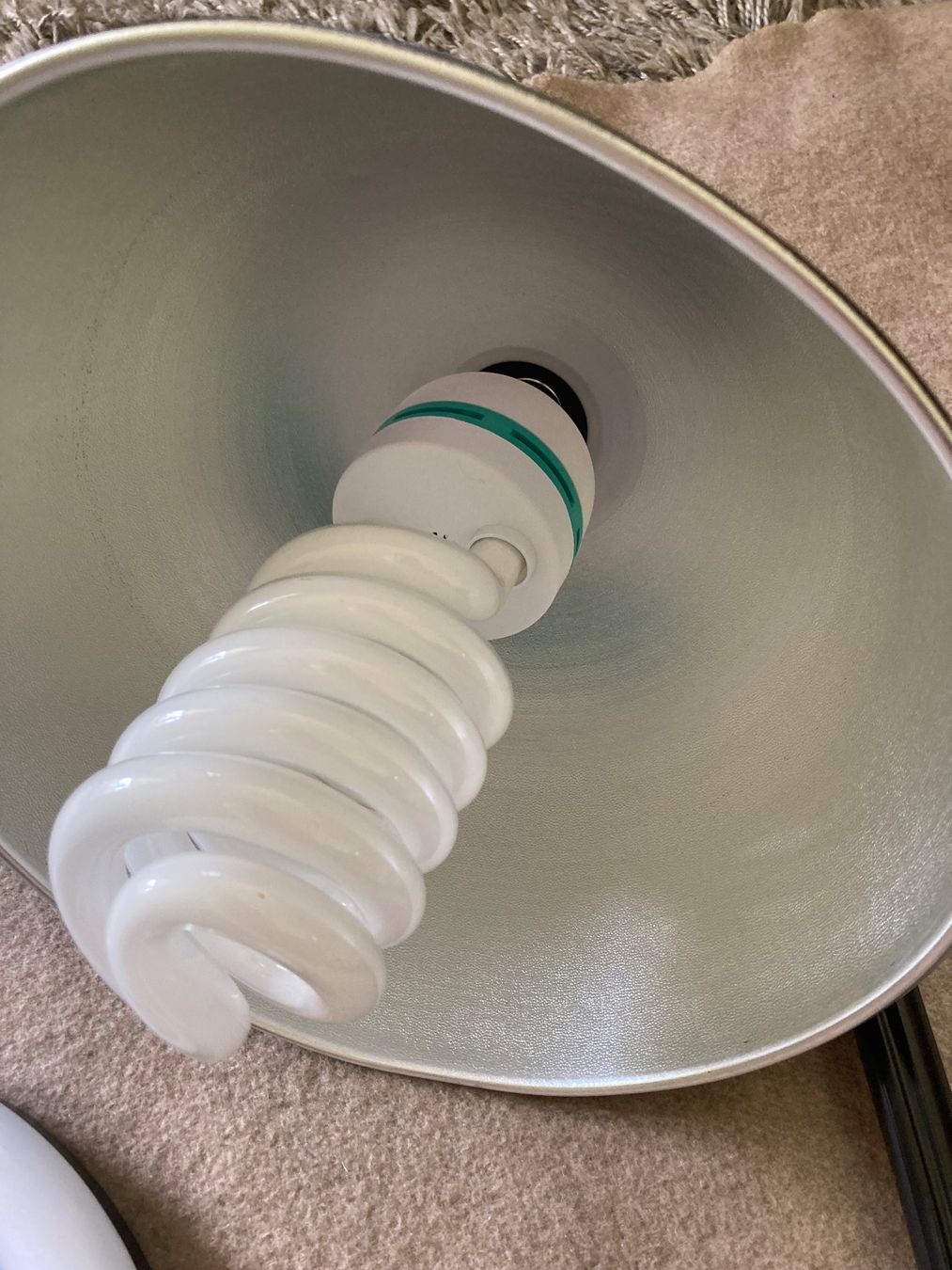 Lampes: 2 Studioleuchten und 1 LED Ringleuchte – D'occasion à Zürich par tanteluzie 4