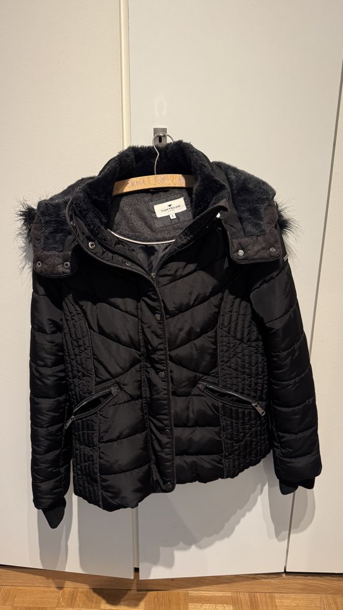 Tom Tailor Vestes: Tom Tailor Damen Steppjacke schwarz Grösse S  – D'occasion à Dübendorf par lilmissprincess