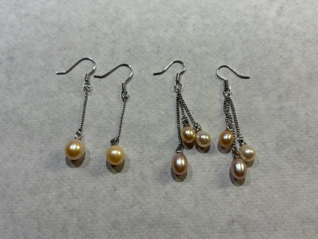 Orecchini pendenti & Orecchini a lobo: Set 2 Stück Ohrringe mit Süsswasserperlen, neu – Nuovo (secondo la descrizione) da Gossau/ZH venduto da amazonas66