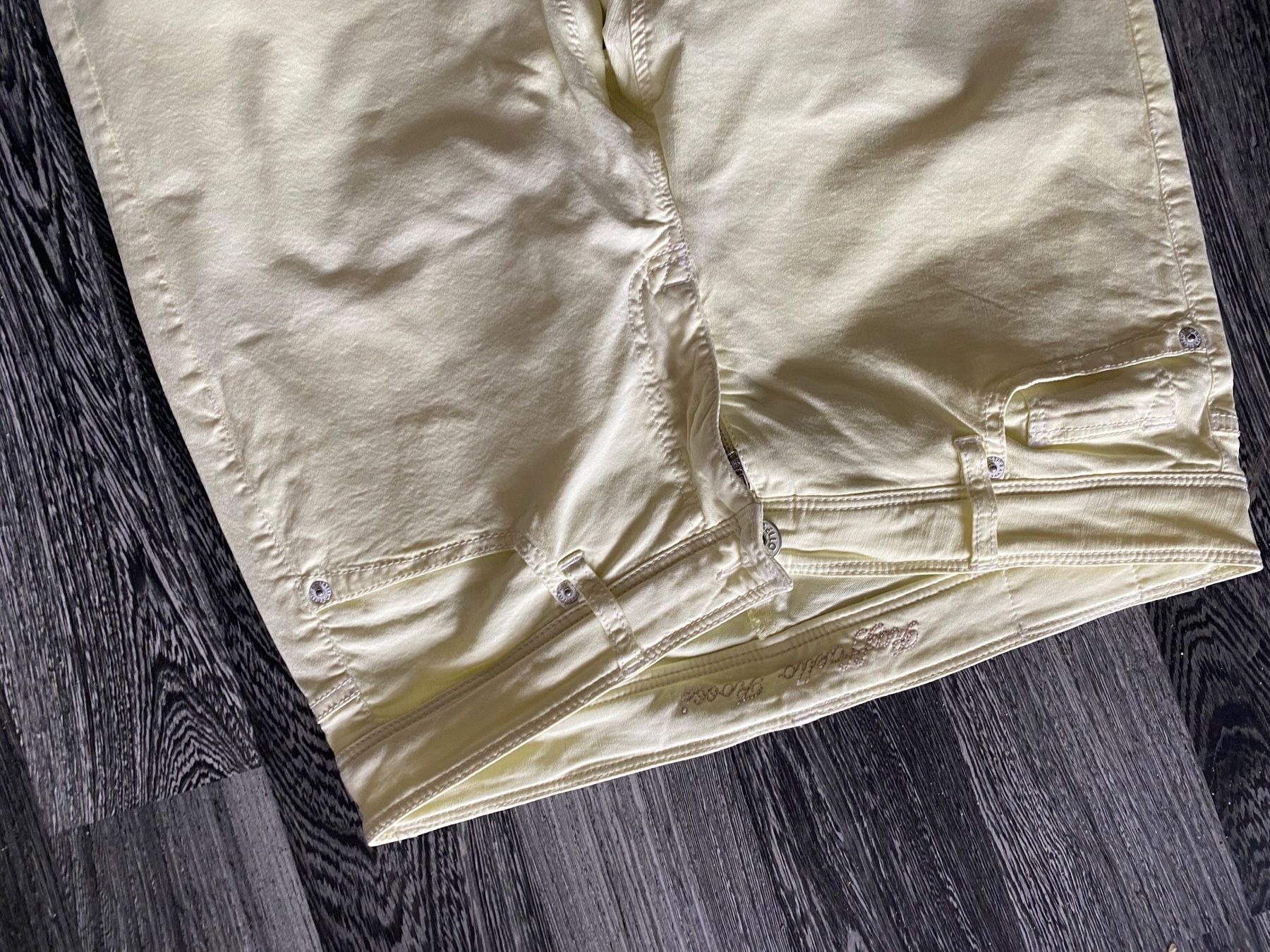Raffaello Rossi Jeans: Raffaello Rossi Jeans helles gelb Grösse 38 – Usato da Allenwinden venduto da Obalu 2