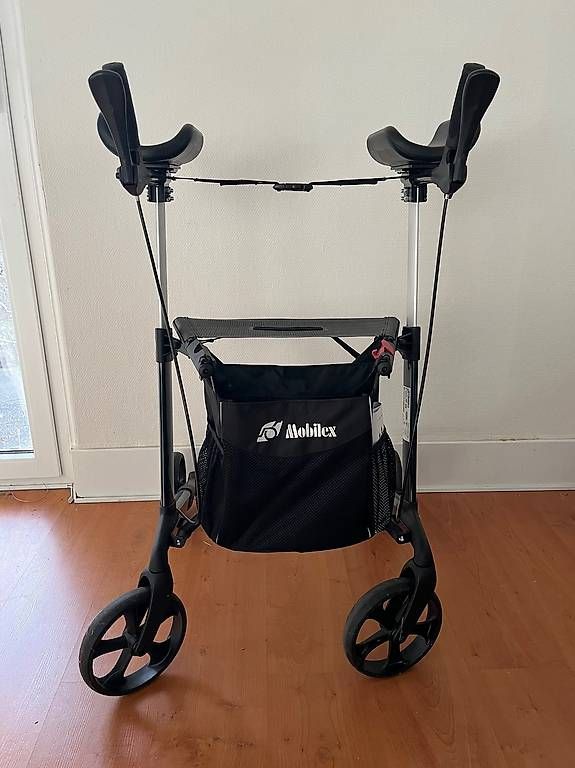 Ausili per la deambulazione: Rollator avec support de bras – Usato da Lausanne venduto da Baz58 1