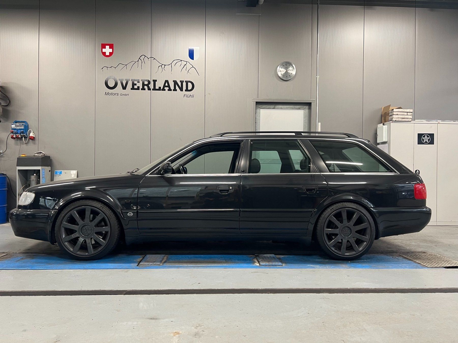 Audi Automobili: Audi S 6 Avant Quattro Turbo – Usato da Flühli LU venduto da Overland_Motors 2