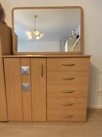 Gut erhaltene Kommode mit Spiegel, Holzoptik, Top Zustand!