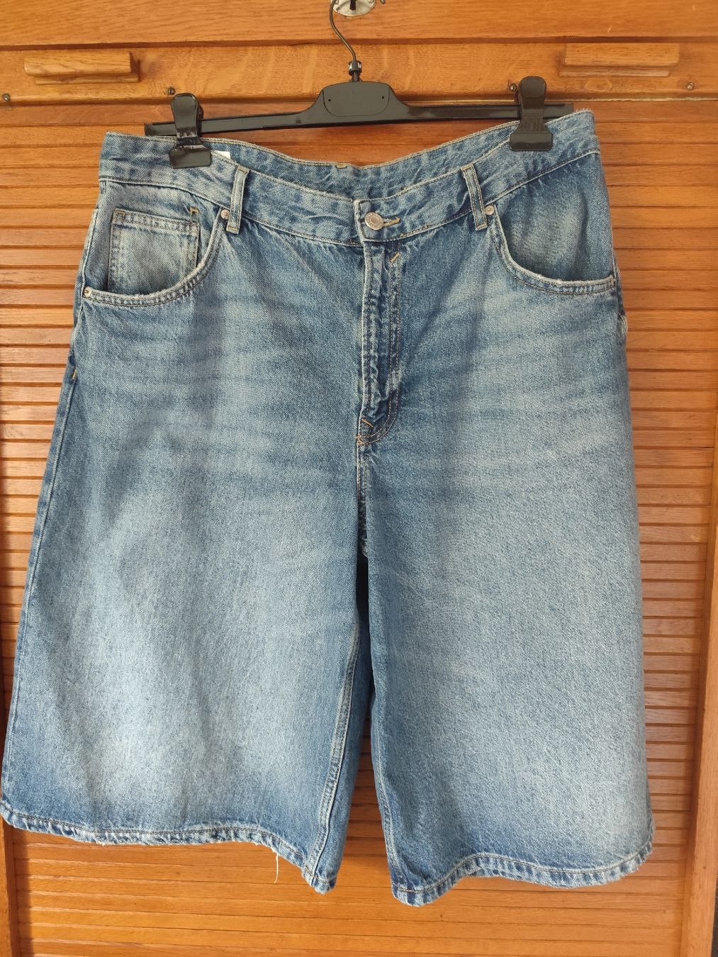 Pull&Bear Jeans: Bermuda Pull&Bear bleu denim taille basse taille 46 – Nuovo (secondo la descrizione) da Neuchâtel venduto da sis_2wcq 1