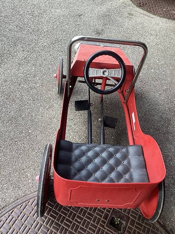 Veicoli per bambini: Réplique ancienne voiture à pédales – Usato da Corsier sur vevey venduto da Hitu 3