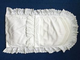 Antikes Taufkissen mit Stickerei