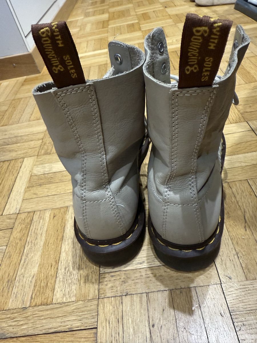 Dr. Martens Scarpe da donna: Dr. Martens PASCAL Gr. 41(40) graubeige, super Zustand – Usato da Würenlos venduto da Style_lounge 2