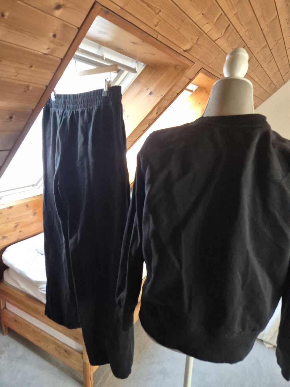 Completi & Tailleur: 2 teiler Migros Essentials schwarz Grösse L – Usato da Zürich venduto da Drago670 5