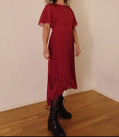 Chiffonkleid rot Grösse 40/42