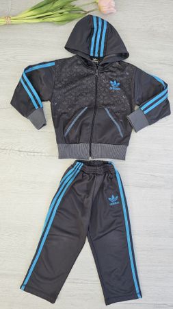 Adidas Trainingsanzug, Gr.4 Jahre, Top Zustand für den Sport