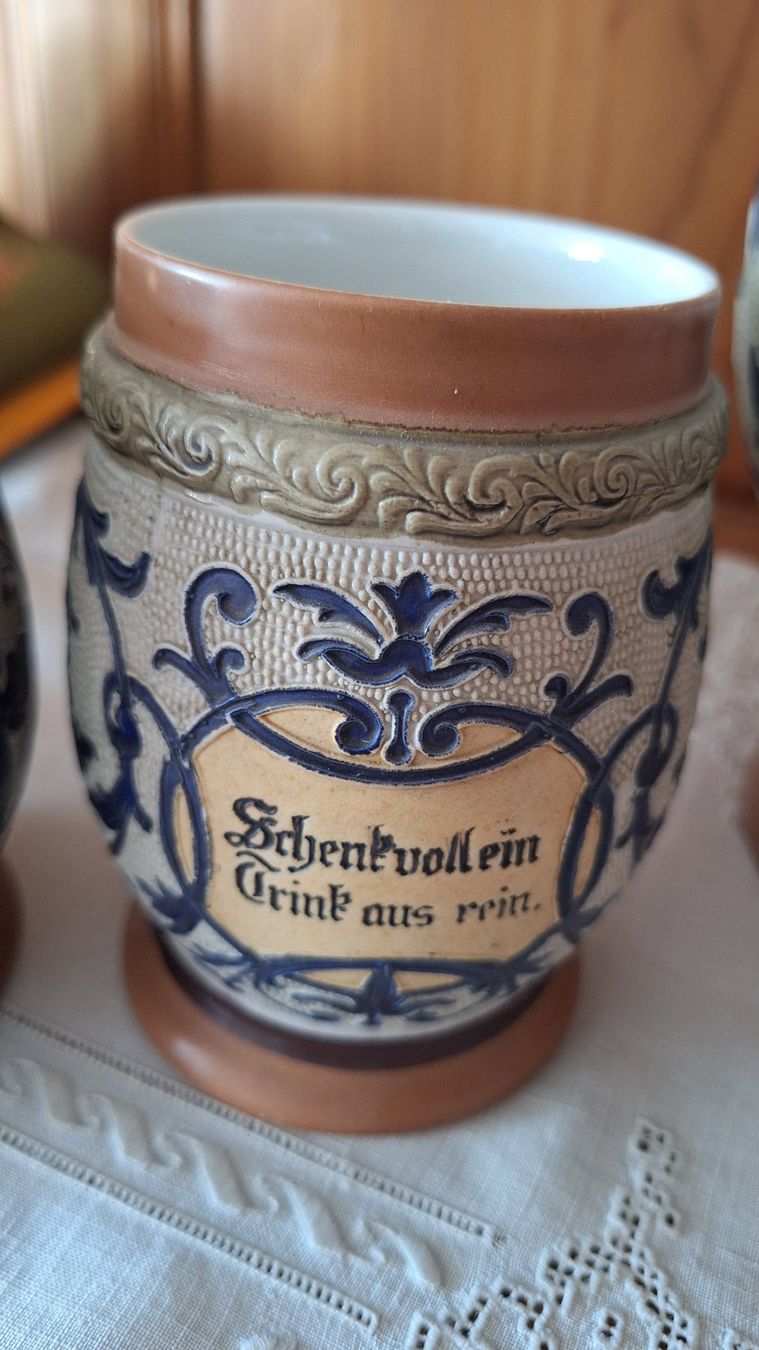 Set di piatti: Steingut-Trink Bierkrugset E.Schüßler Gräfenroda – Usato da St.Gallen venduto da Puppa 3