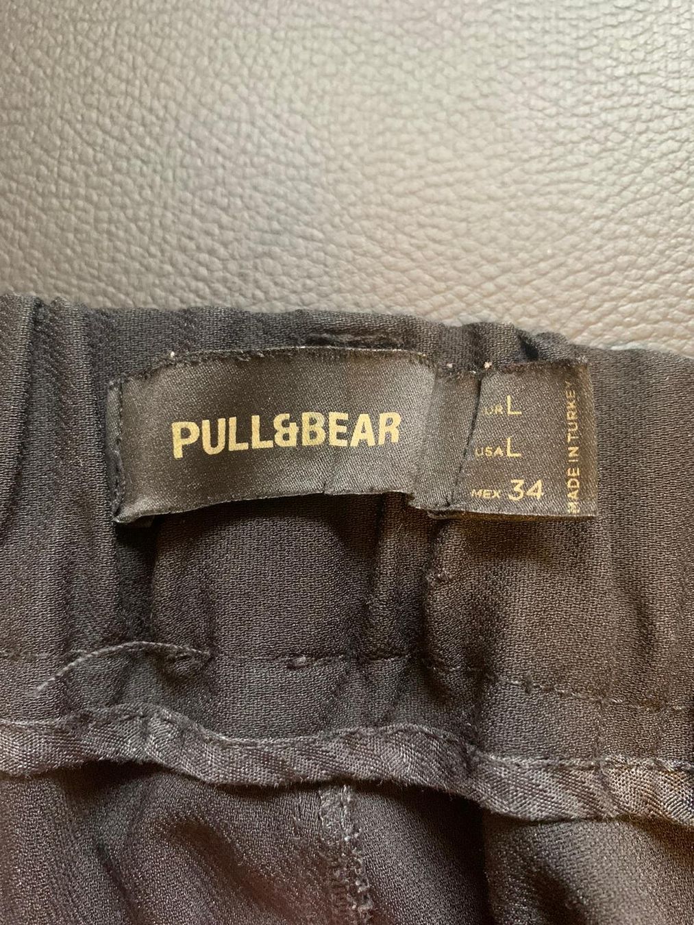 Pull&Bear Pantaloni: Pull&Bear – Black Elastic Waist Trousers – Usato da Montreux venduto da abientotleo 2