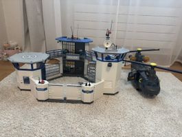 PLAYMOBIL Polizeistation mit Helikopter guter Zustand