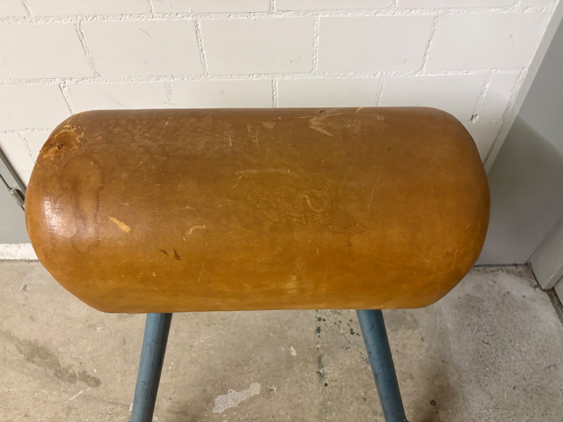 Alder+Eisenhut Hometrainer: Turngerät Sprungbock, Leder Vintage Retro – Gebraucht aus Schleinikon von riet_2026 5