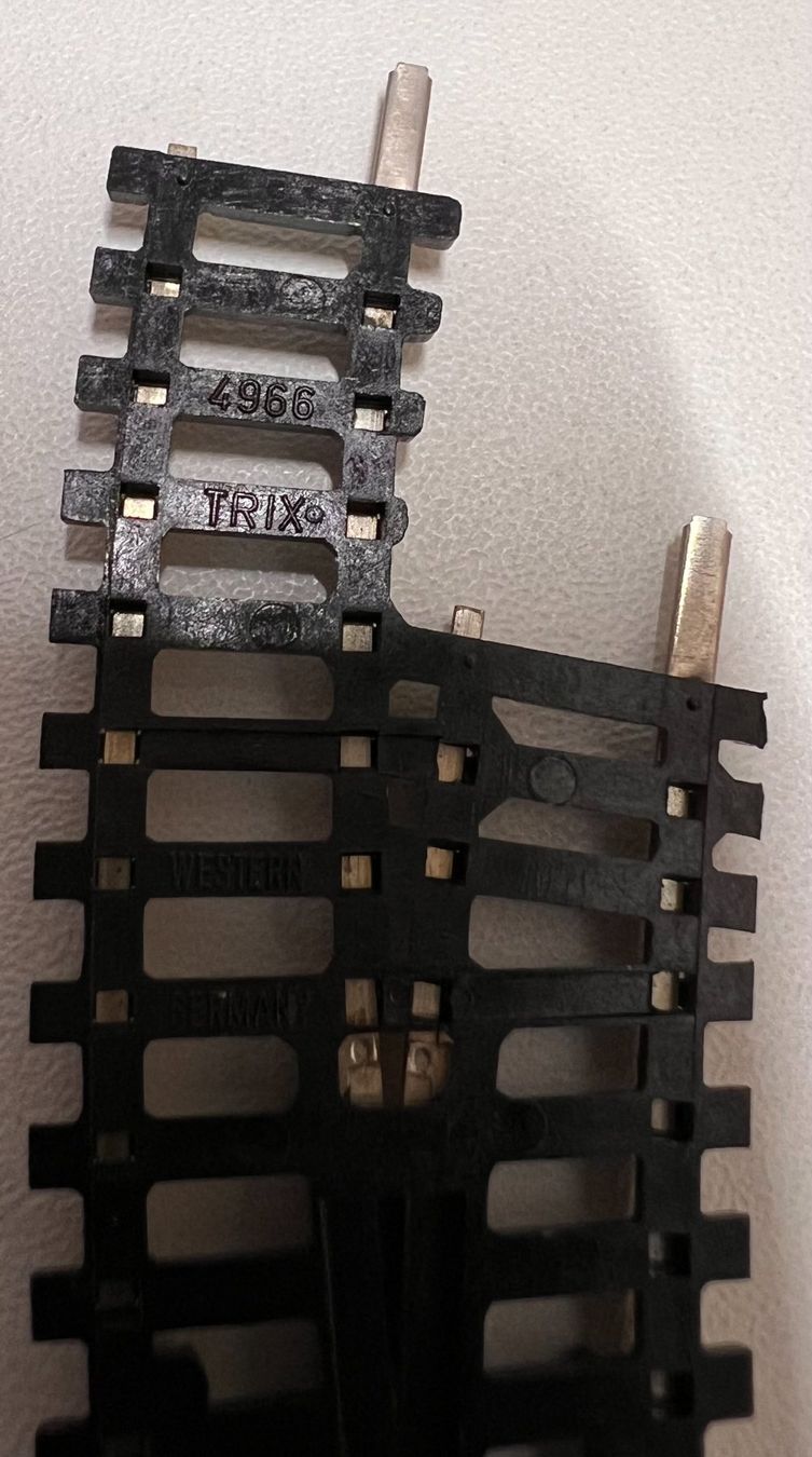 Trix Modellini di ferrovie: Minitrix 4966 , Bogenweiche Links mit Antrieb – Usato da Basel venduto da jonnyhaas 3