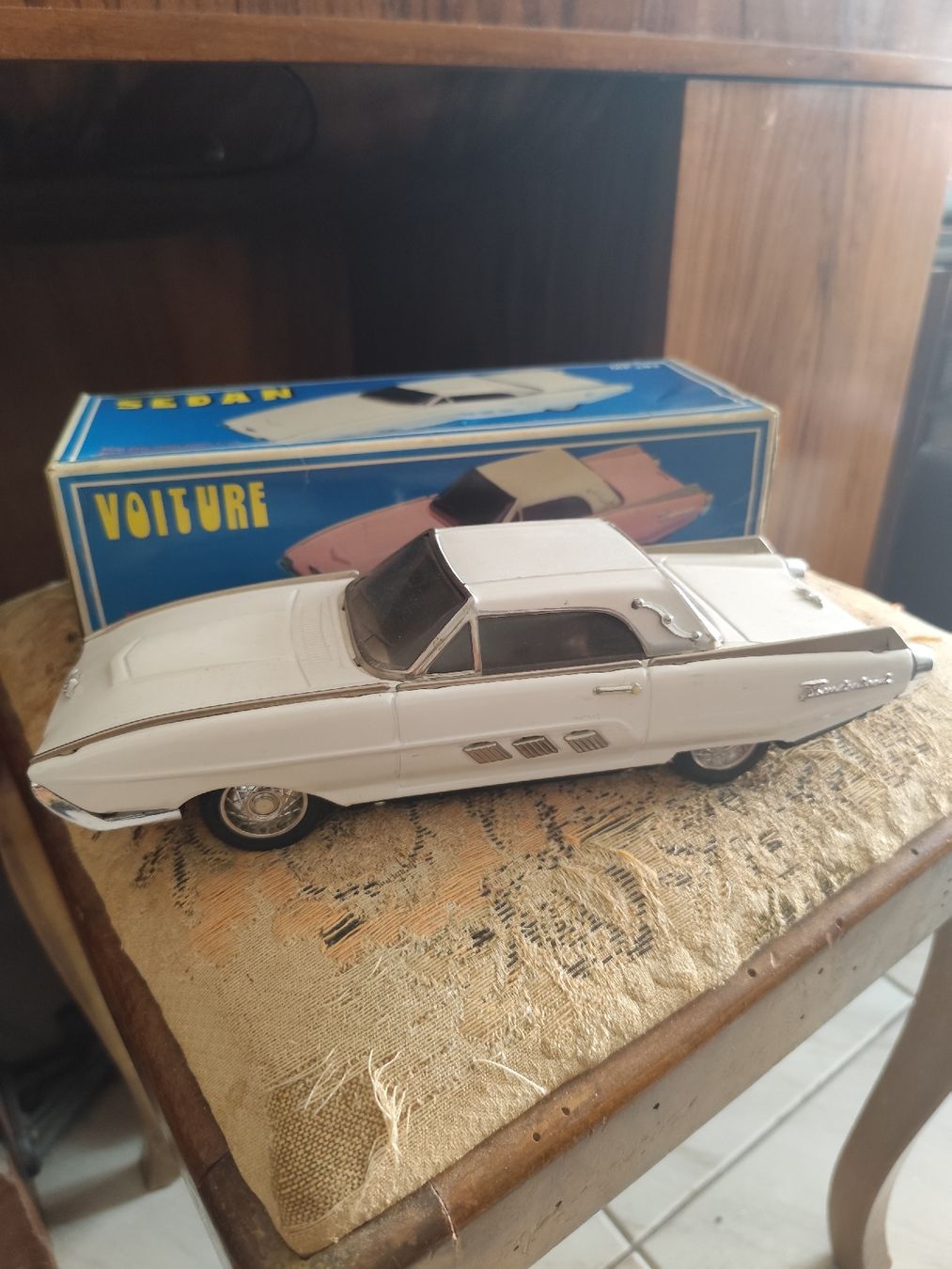 Ford Modellautos: alter Ford Thunderbird blechauto ( mit orginal Schachtel) – Gebraucht aus minusio von bierbrauer 7