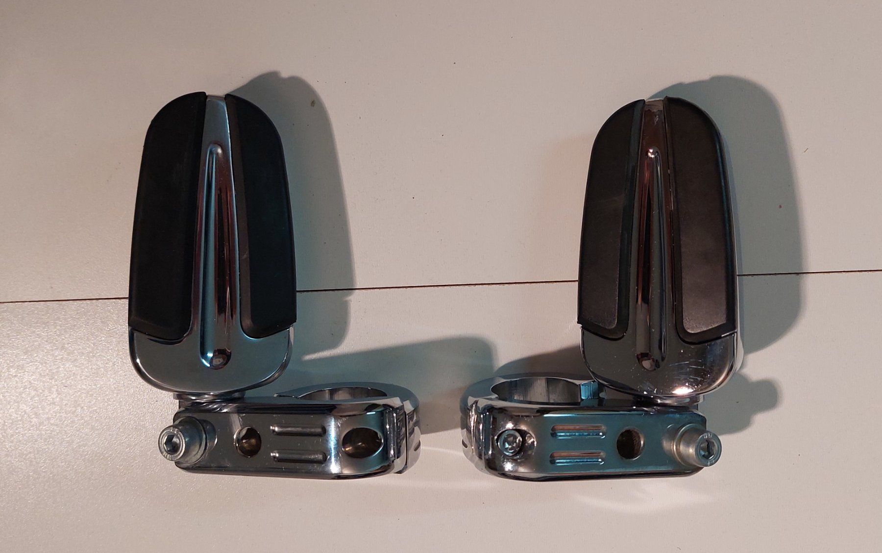 Harley-Davidson Tutti i ricambio per moto: Highway Bars / Fussrasten / Original Harley Davidson – Usato da Aesch BL venduto da Stpp 3