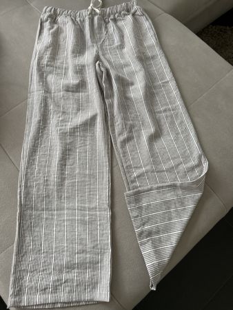 Luftig leichte Hose von Chicoree, Grösse M, gestreift, NEU