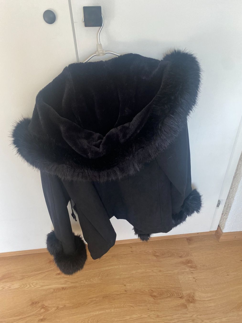 Giacche: Winterjacke mit Kapuze – Usato da Niederbipp venduto da cla_ynv9 1