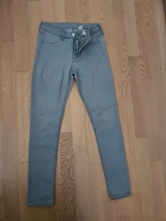 H&M Women Skinny Ankle Jeans, Size 27, Light Blue Wash