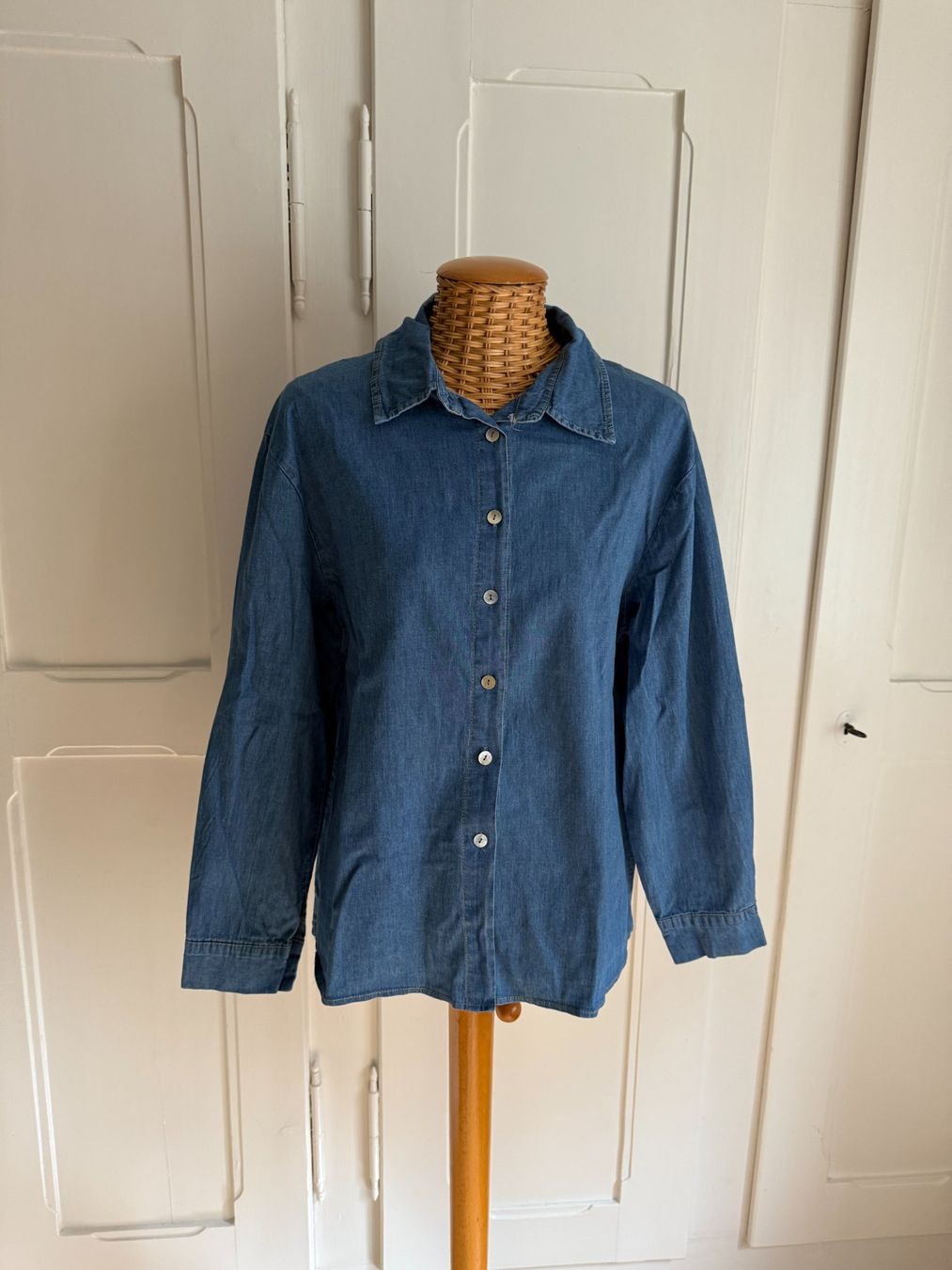 Chemisiers: Jeansbluse blau locker M – D'occasion à Zürich par Diazaio
