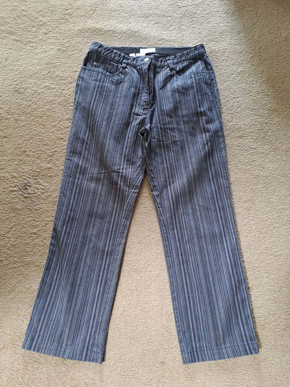 Pantaloni: 4 Paar Hosen Kurzgrösse 21 – Usato da Untersiggenthal venduto da Zehni8 2