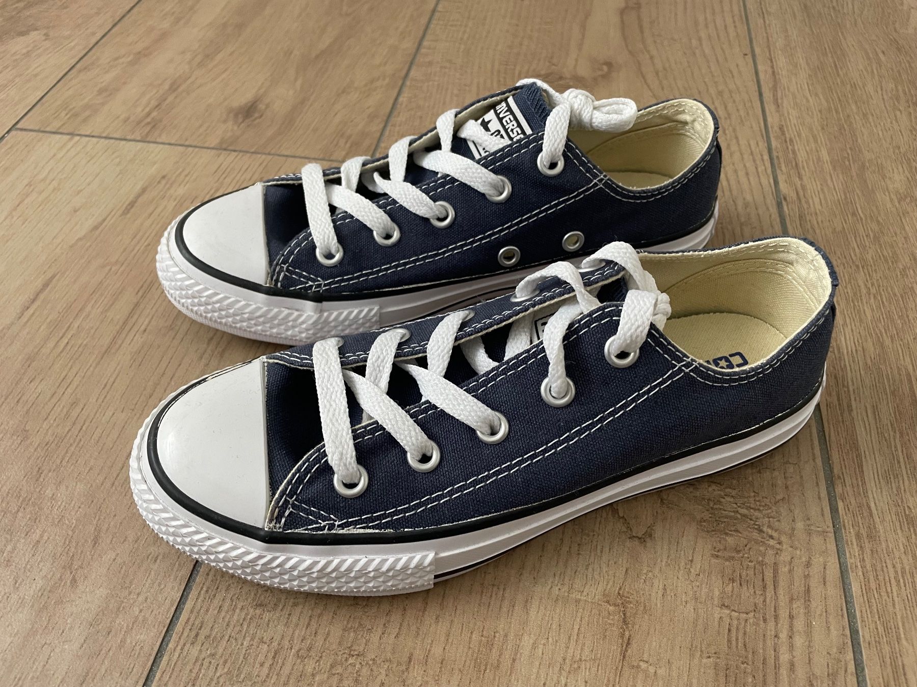 Converse Scarpe per ragazzi: Converse Turnschuhe dunkelblau Gr. 32 NEU – Nuovo (secondo la descrizione) da Waltenschwil venduto da hansnine