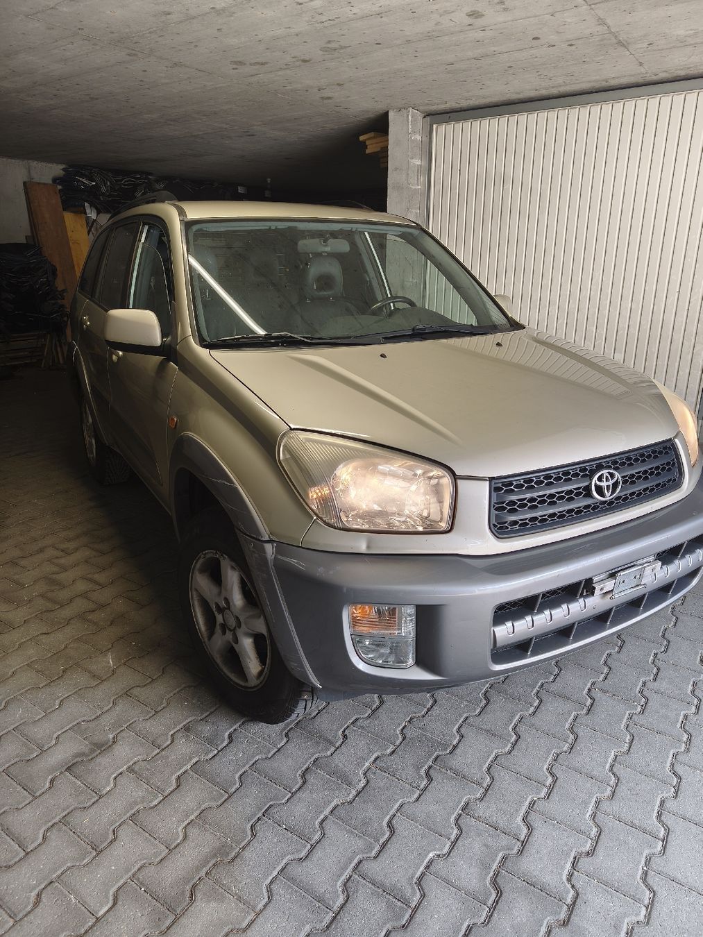 Toyota Autos: Toyota Rav4 ab MFK – D'occasion à Gampel par Tom072