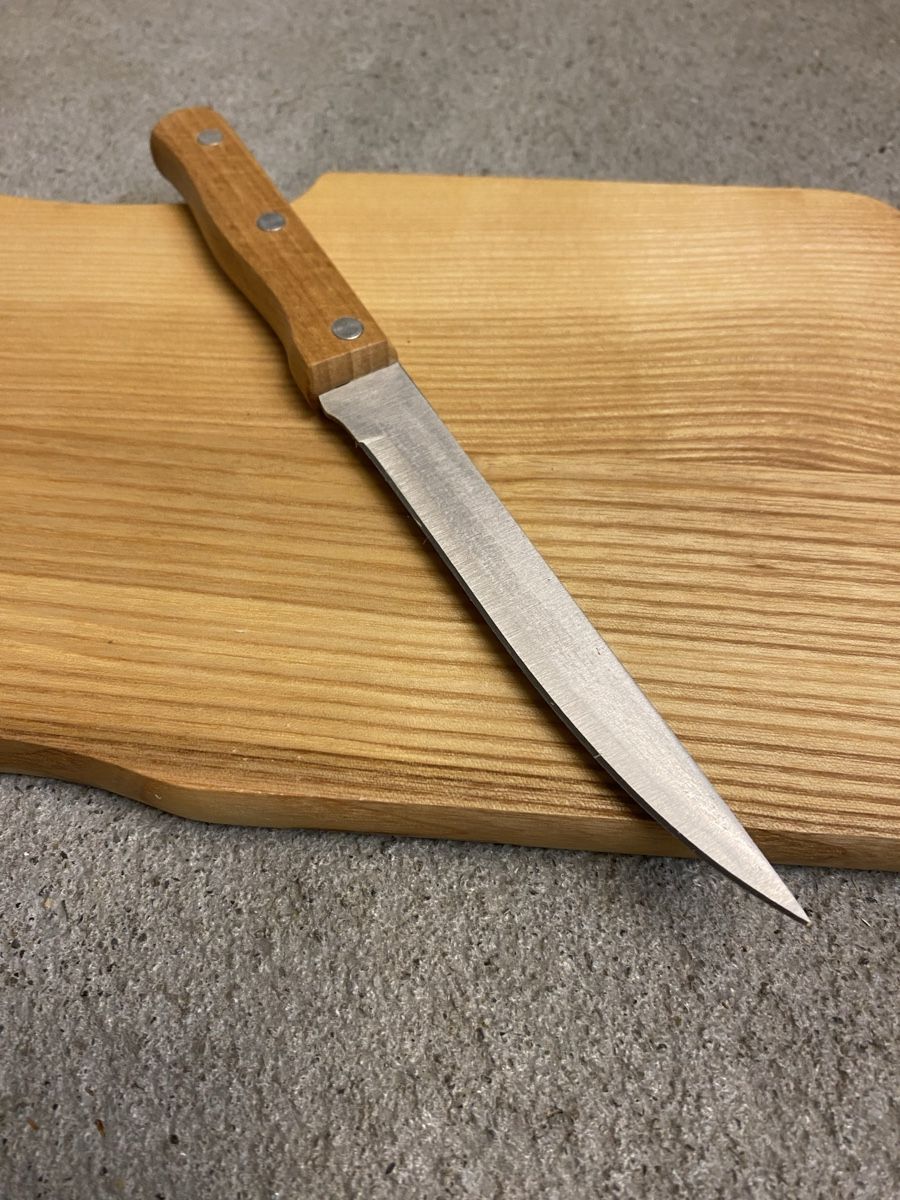 Elettrodomestici da cucina: Holzschneidebrett mit Messer – Nuovo (secondo la descrizione) da Sursee venduto da carole_eltschinger 2