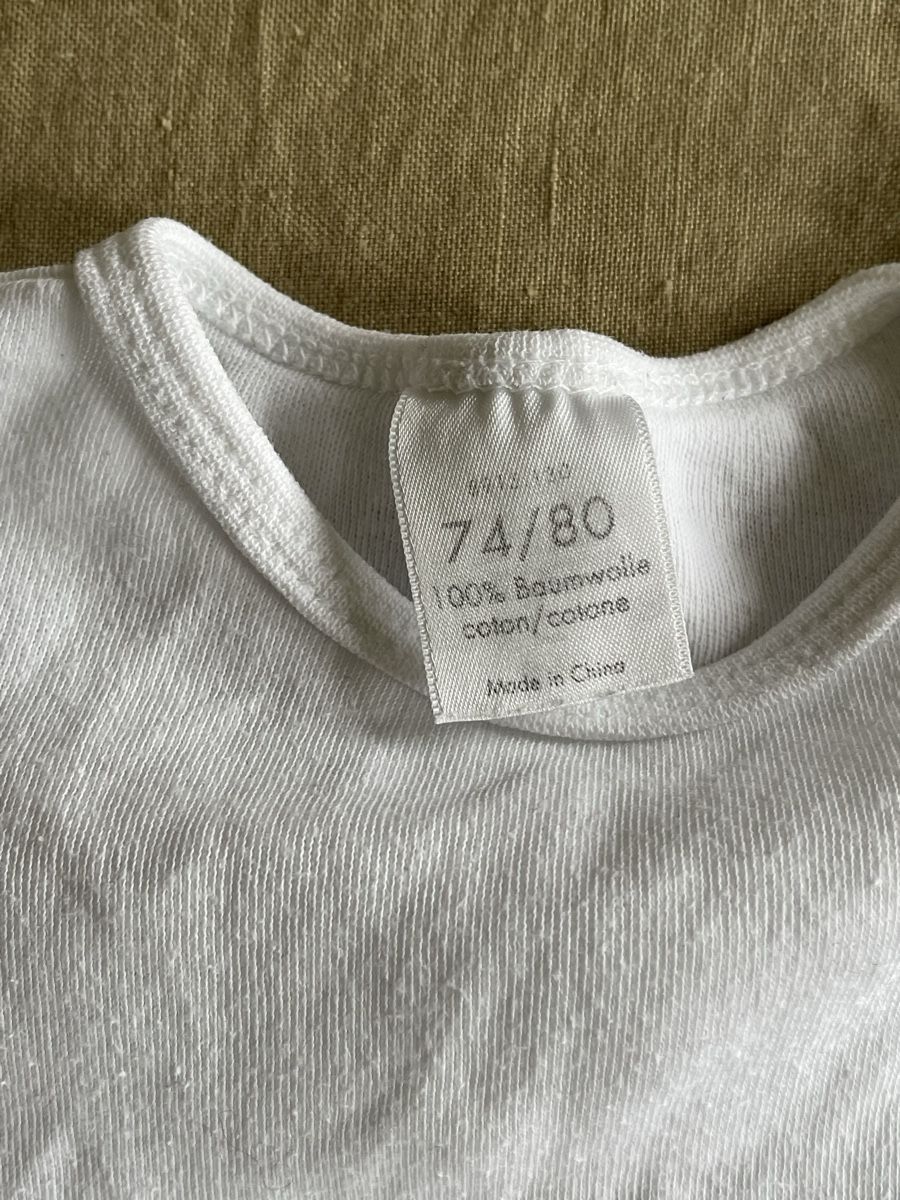 Biancheria intima: Ärmelloser Body, Gr. 74/80, Weiss – Usato da Hirzel venduto da carta9 1