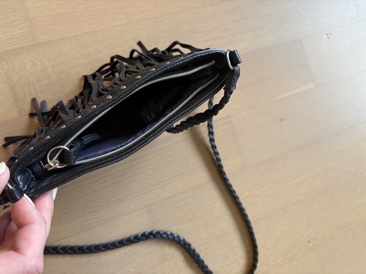 Sacs femmes: KLEINE HANDTASCHE – D'occasion à Niederrohrdorf par jen_f6cj 1