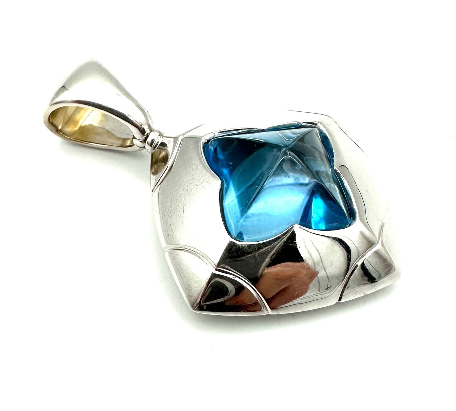 Bulgari Ciondoli: BVLGARI. Collection "Pyramide", pendentif or 18K et topaze – Usato da Renens VD venduto da Diademe.sarl 2