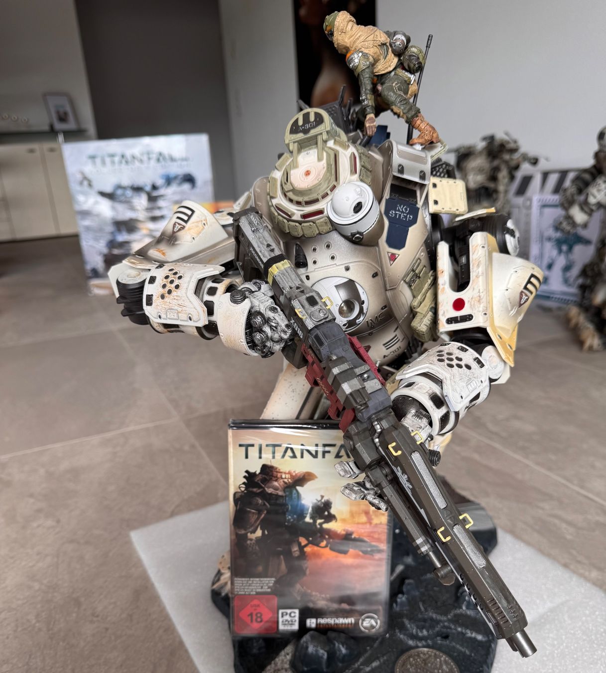 Statuette: Titanfall Collector's Edition - Top Zustand – Usato da Utzenstorf venduto da Eda97 6
