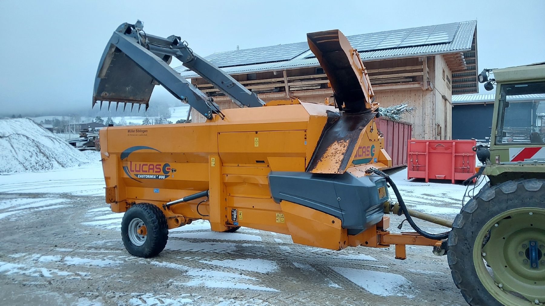 Tutte le macchine: Lucas Castor 80G Einstreuwagen / Futter Verteilwagen – Usato da Siblingen venduto da Bacherach2 3