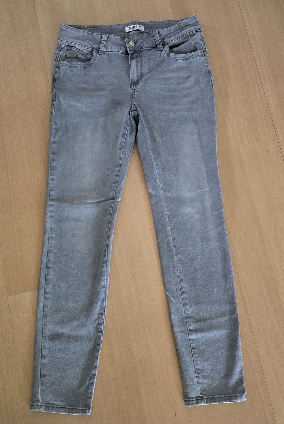 Jeans: Jeans grau Gr. 40 – Neuf (Voir description) à Sursee par M_Z